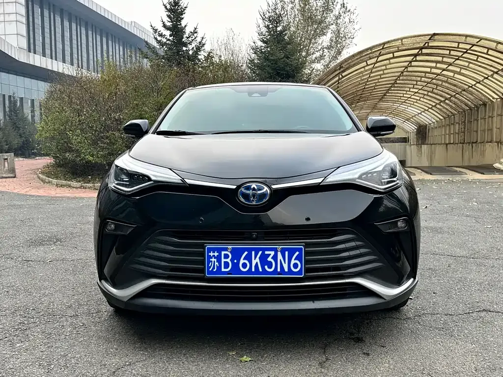 Toyota C-HR — фото 2