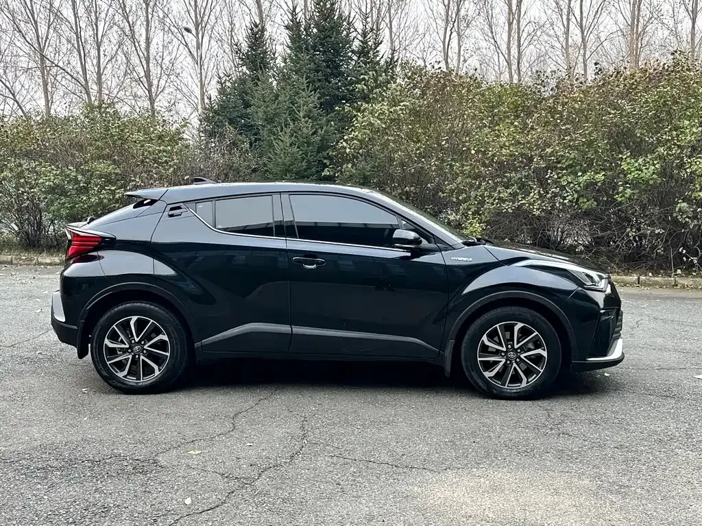 Toyota C-HR — фото 4