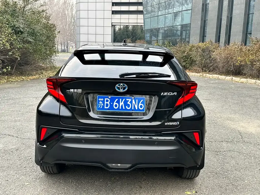 Toyota C-HR — фото 6