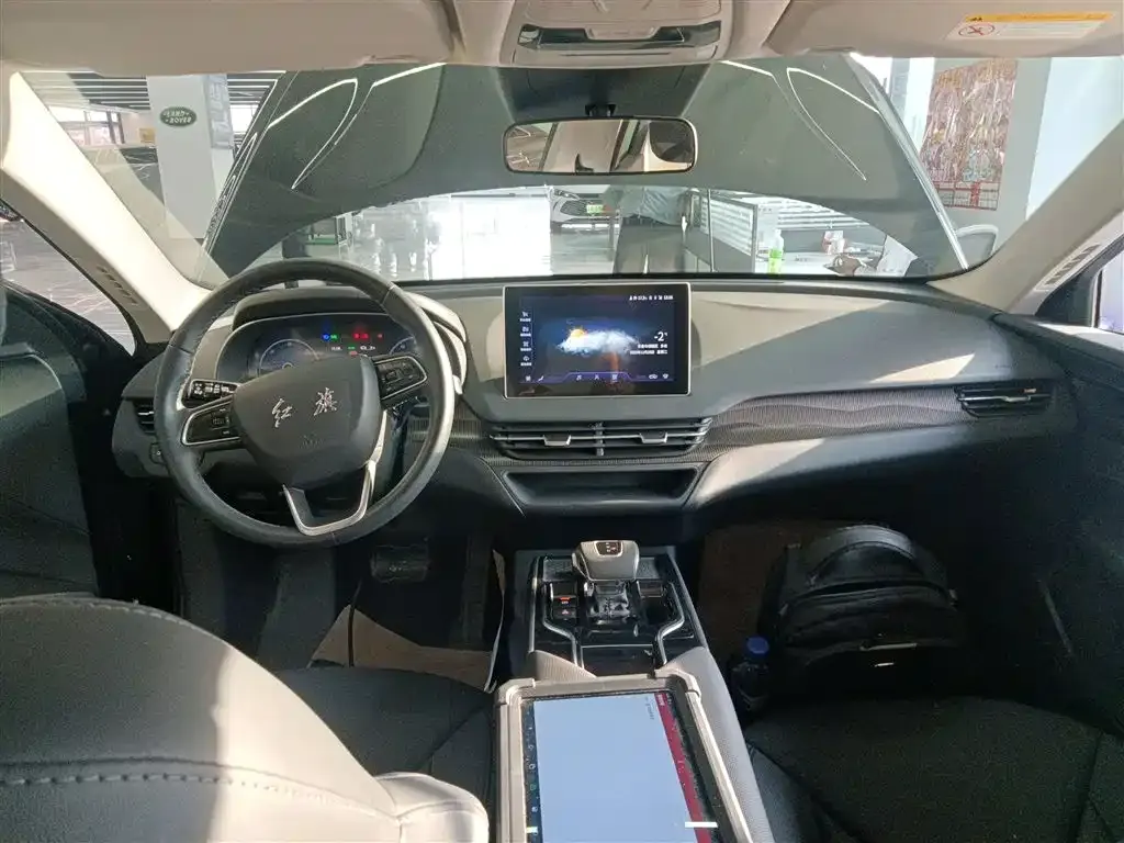 Hongqi E-QM5 — фото 10