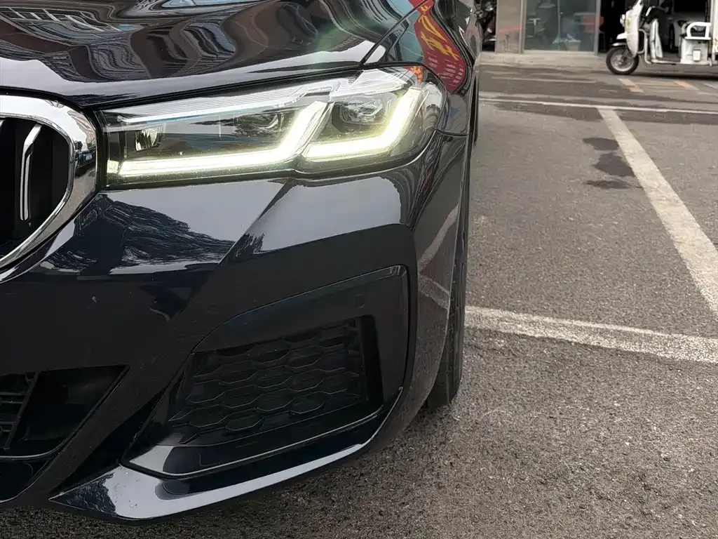 BMW 5 Series — фото 10