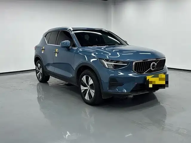 Volvo XC40 — фото 3