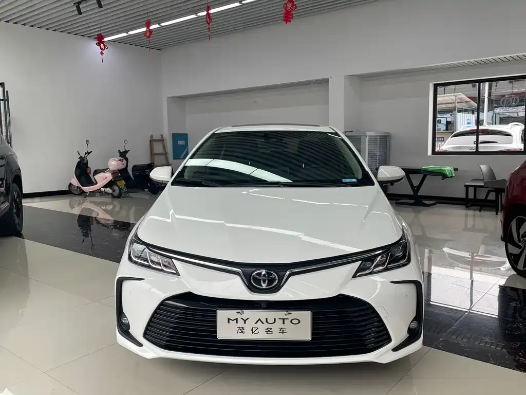 Toyota Corolla — фото 2