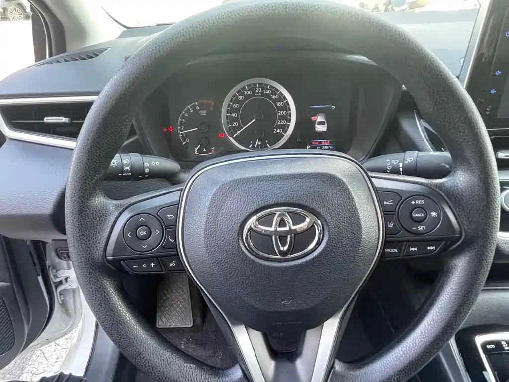 Toyota Corolla — фото 4