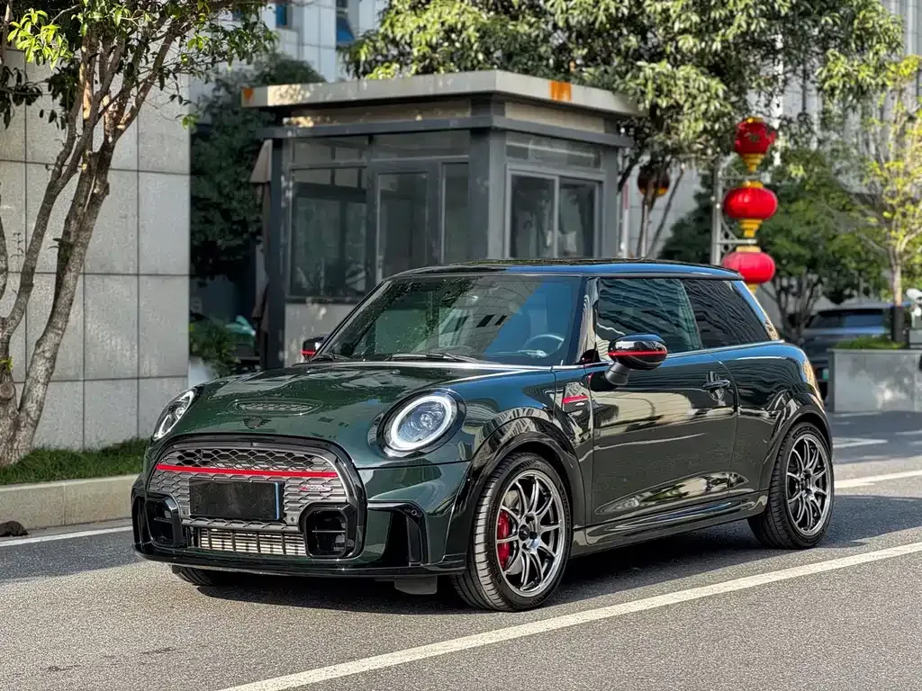 MINI JCW (John Cooper Works) — фото 1