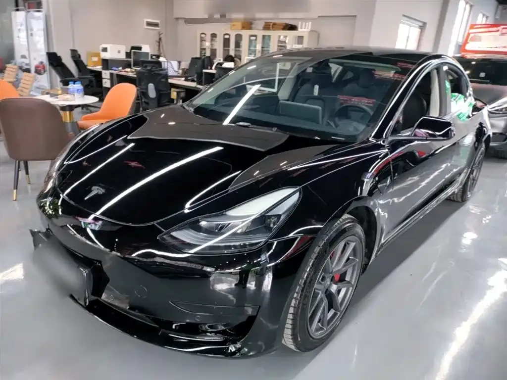 Tesla Model 3 — фото 2