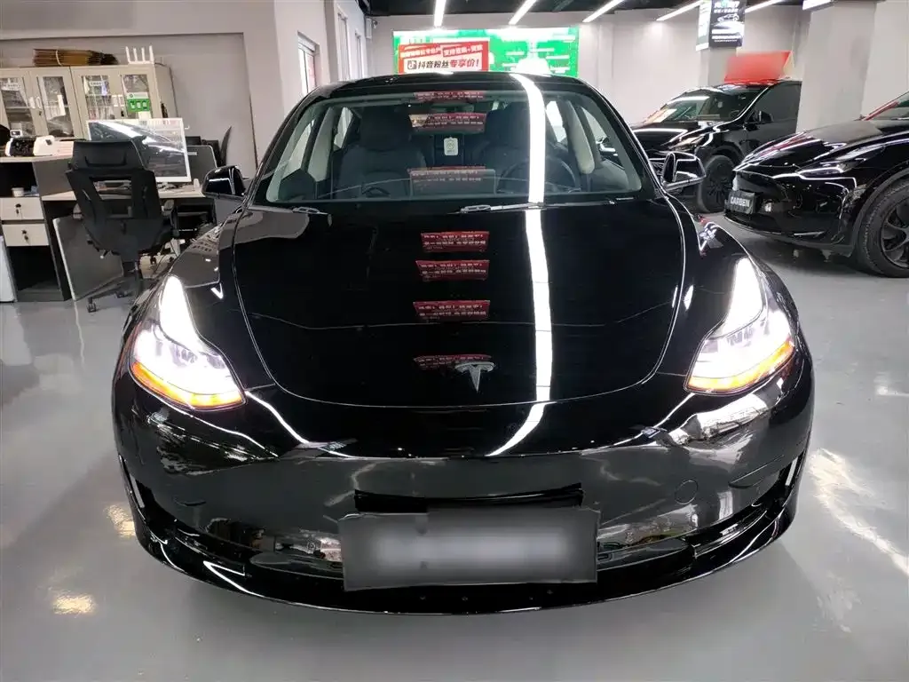 Tesla Model 3 — фото 3