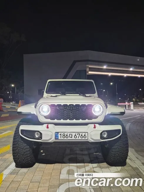 Jeep Wrangler — фото 1