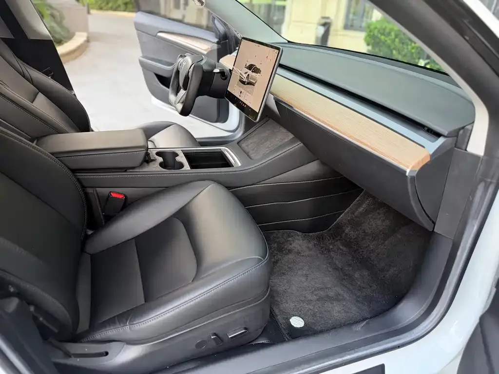 Tesla Model 3 — фото 4