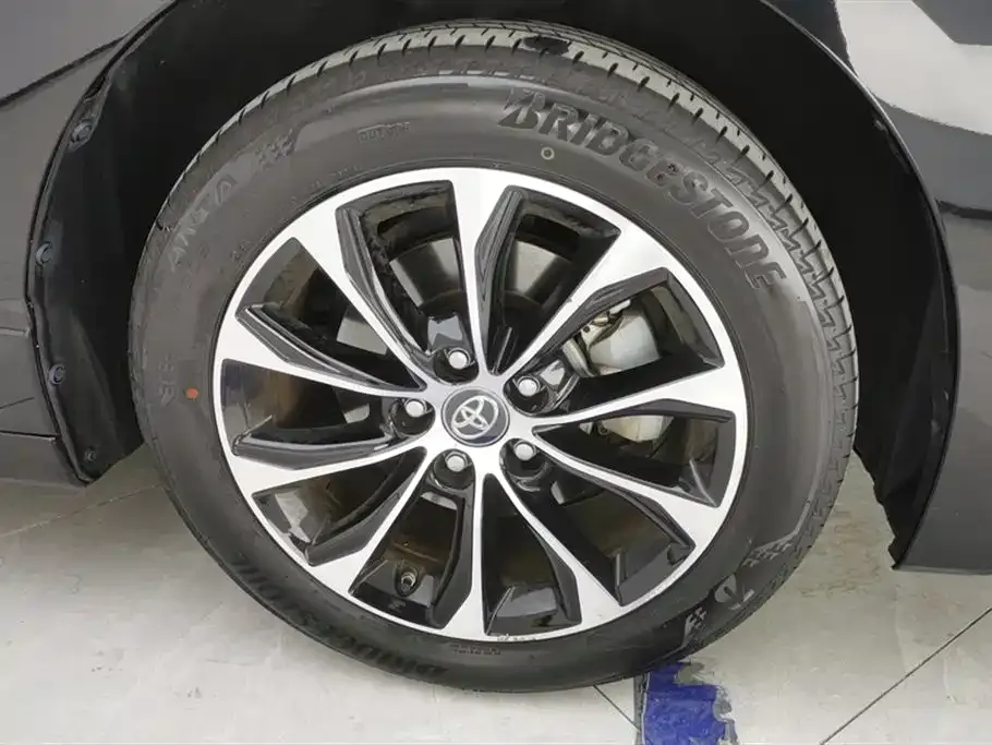Toyota Avalon — фото 6