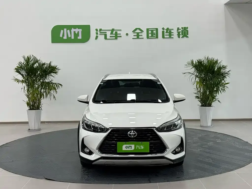 Toyota Yaris L — фото 2