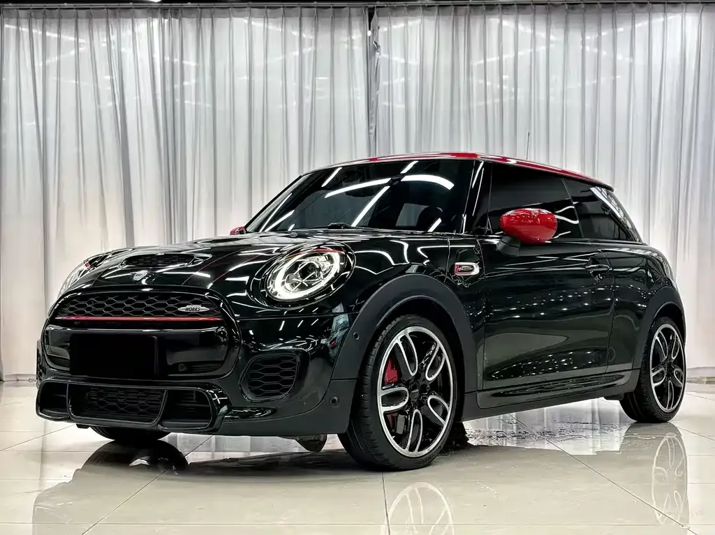 MINI JCW (John Cooper Works) — фото 1