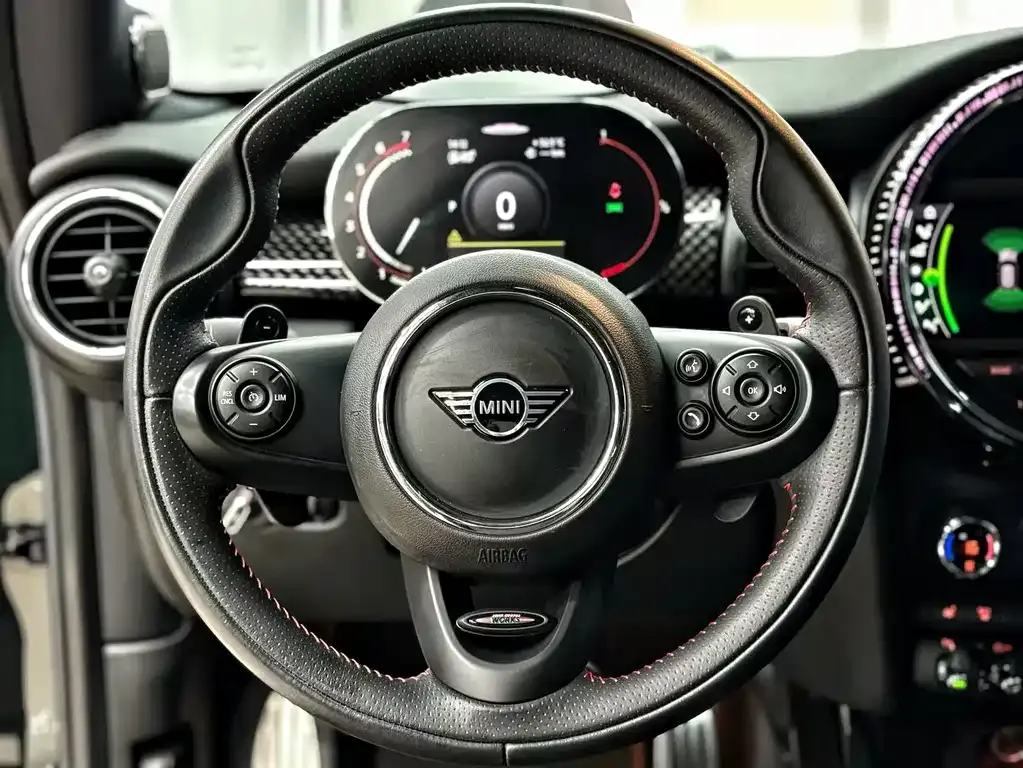 MINI JCW (John Cooper Works) — фото 5