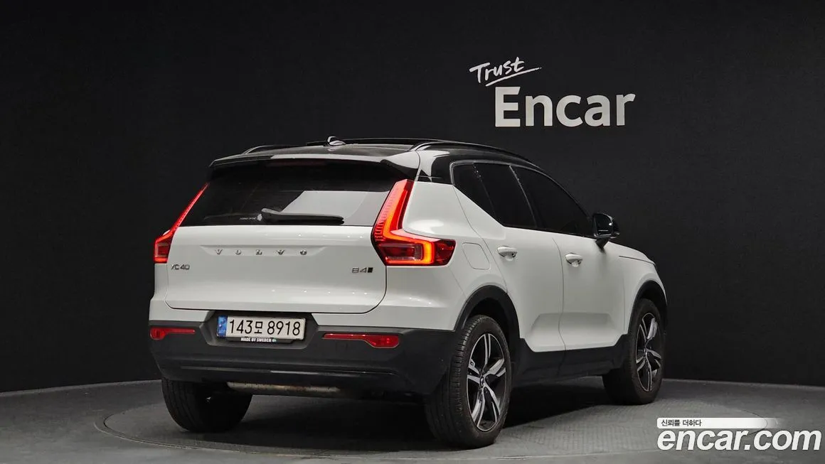 Volvo XC40 — фото 2