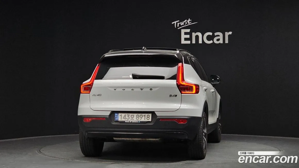 Volvo XC40 — фото 4