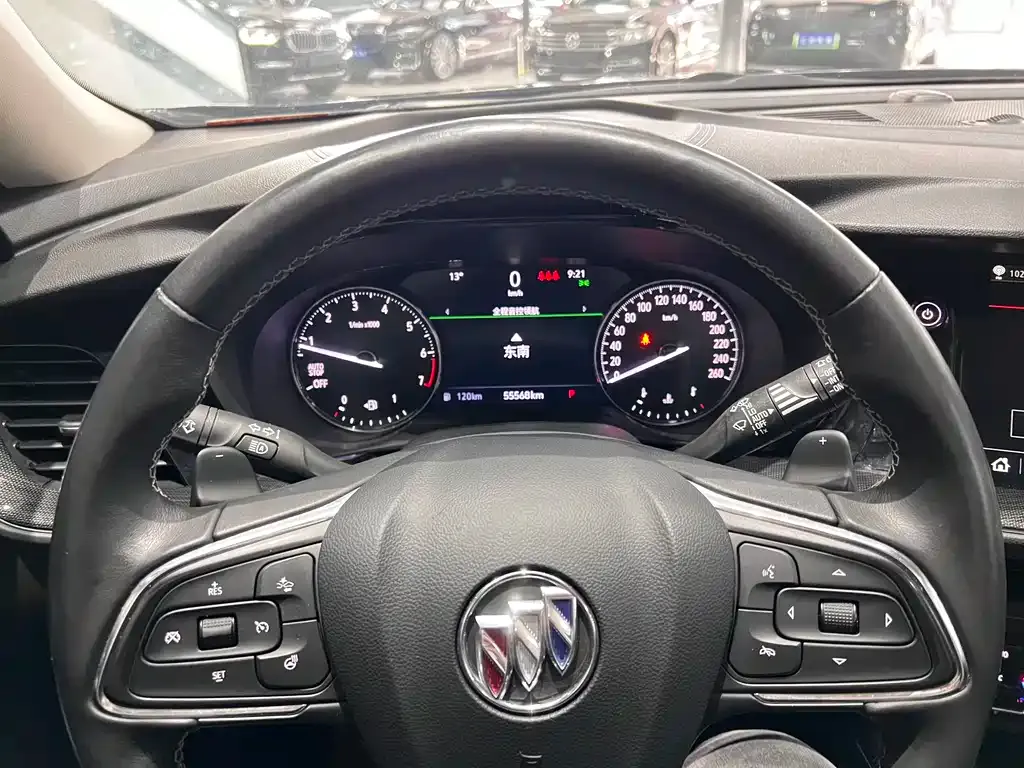 Buick Envision Plus — фото 9