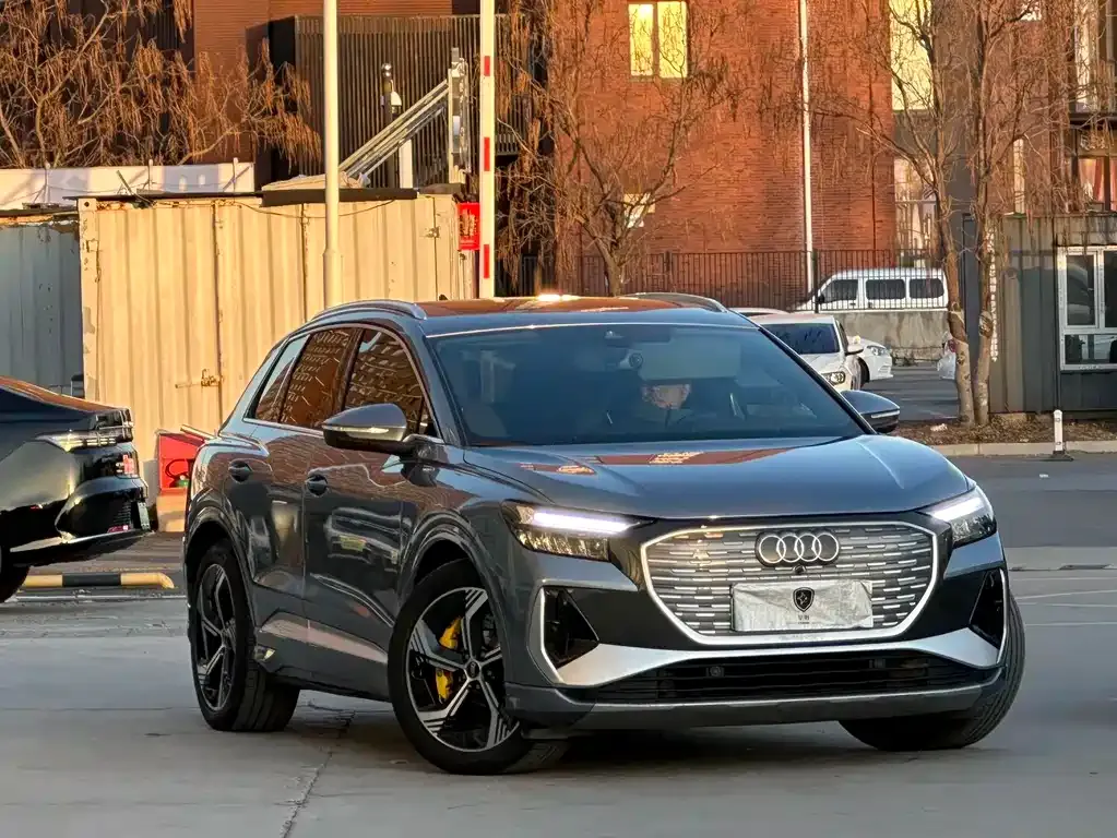 Audi Q4 e-tron — фото 3