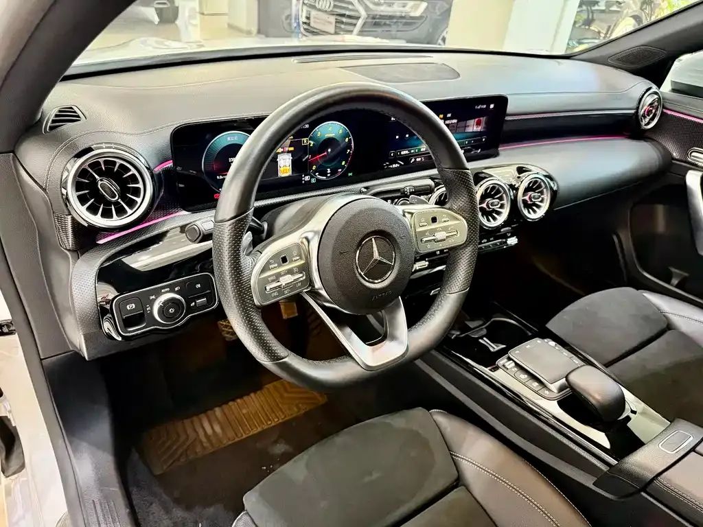 Mercedes-Benz A-Class — фото 7