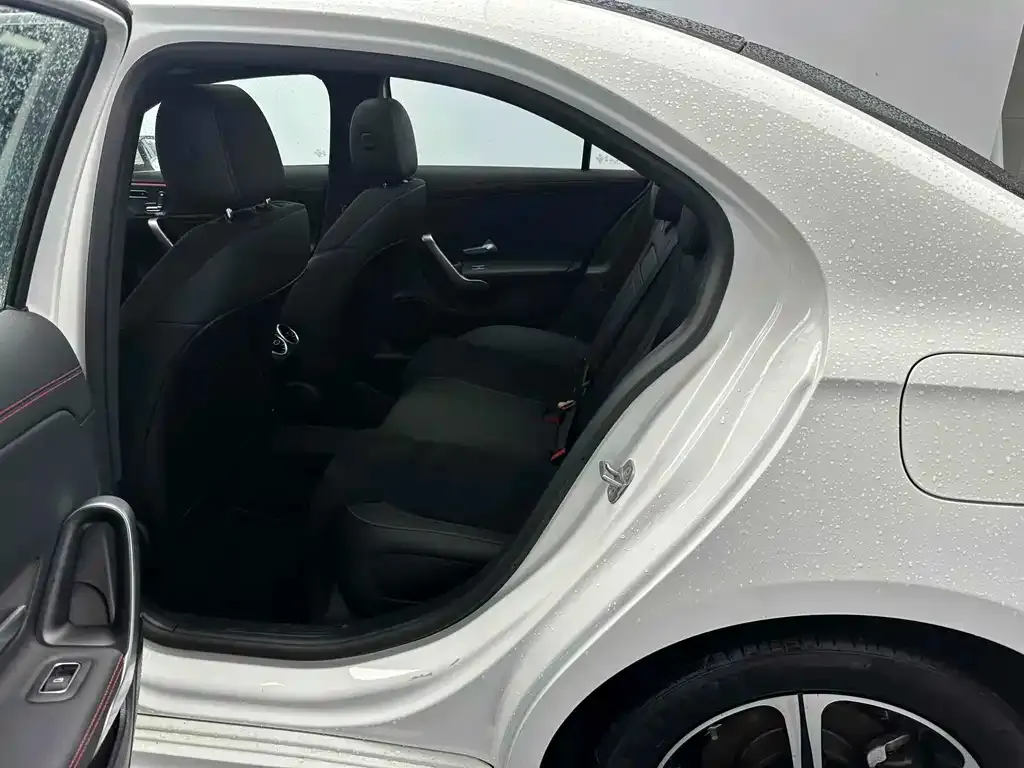 Mercedes-Benz A-Class — фото 10