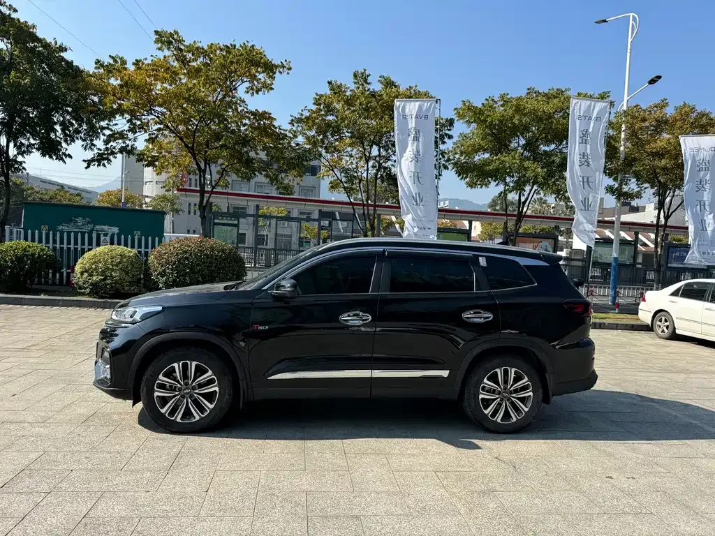 Chery Tiggo 8 — фото 3
