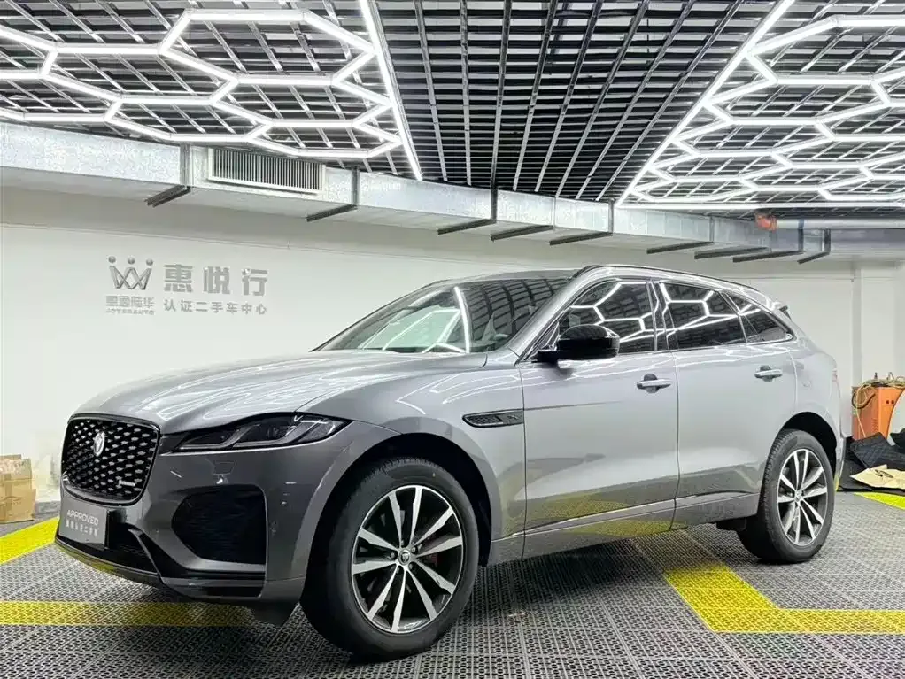Jaguar F-PACE — фото 1