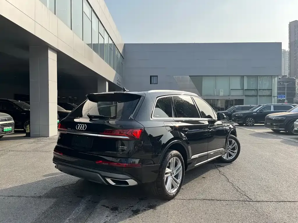 Audi Q7 — фото 2