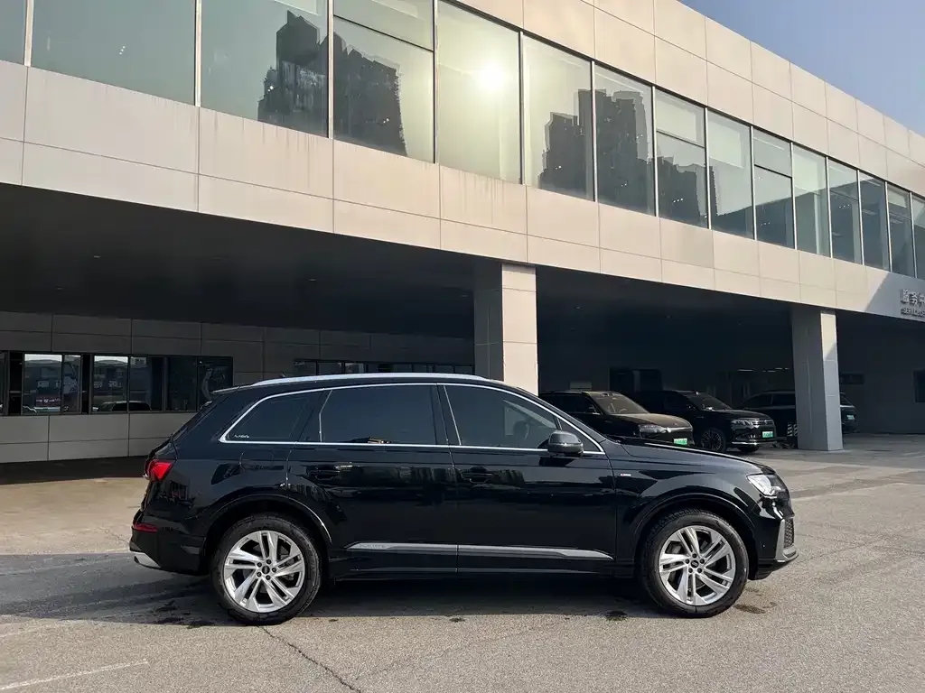 Audi Q7 — фото 5
