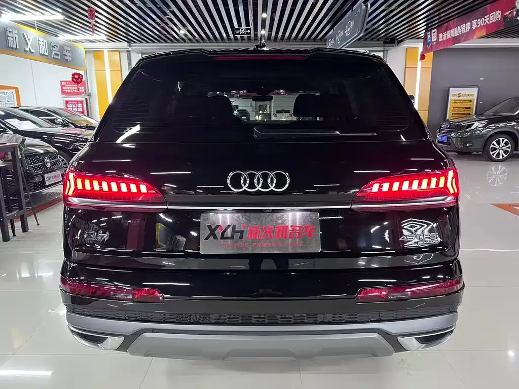 Audi Q7 — фото 7