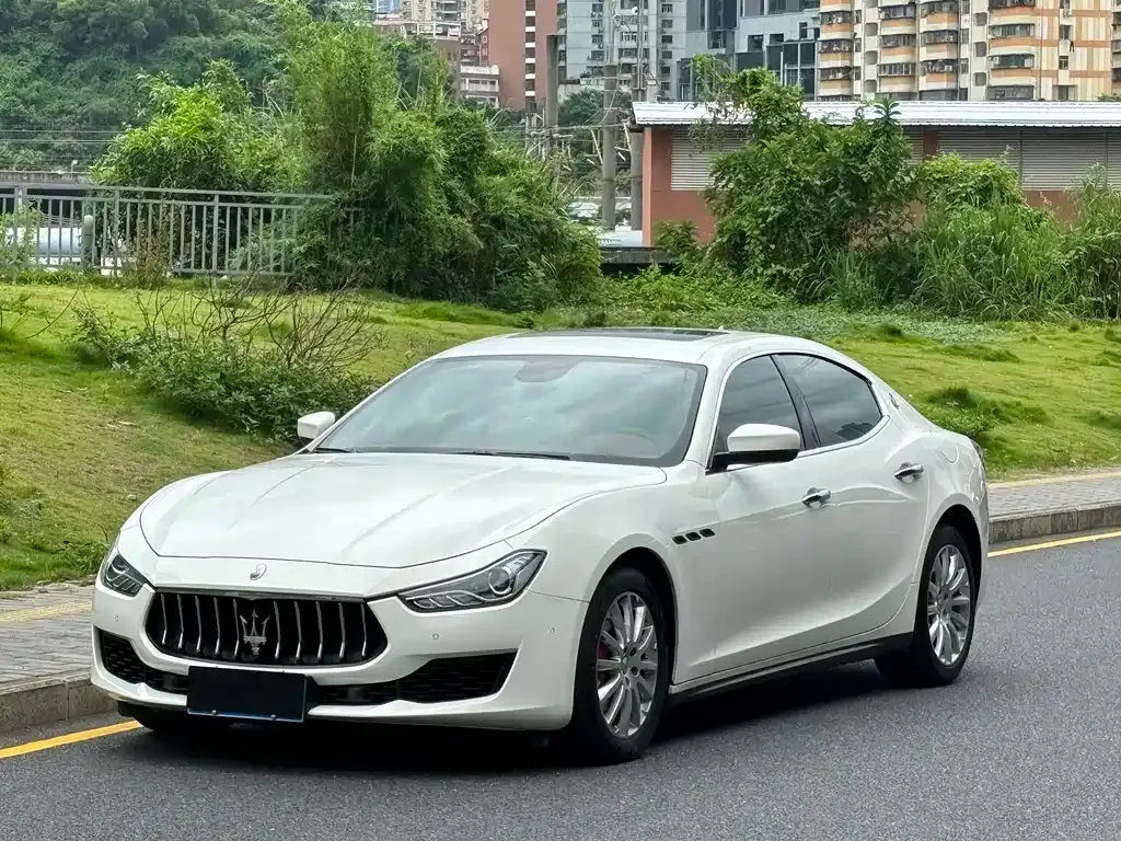 Maserati Ghibli — фото 1