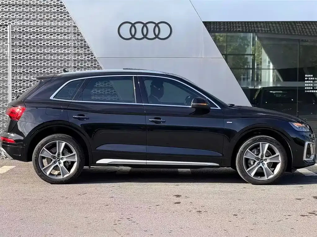 Audi Q5L — фото 5