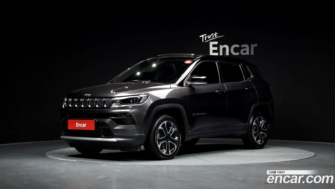 Jeep Compass — фото 1