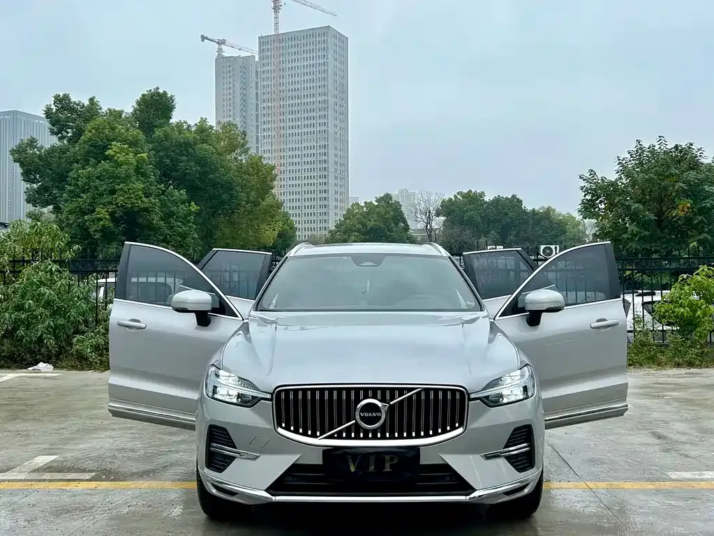Volvo XC60 — фото 3