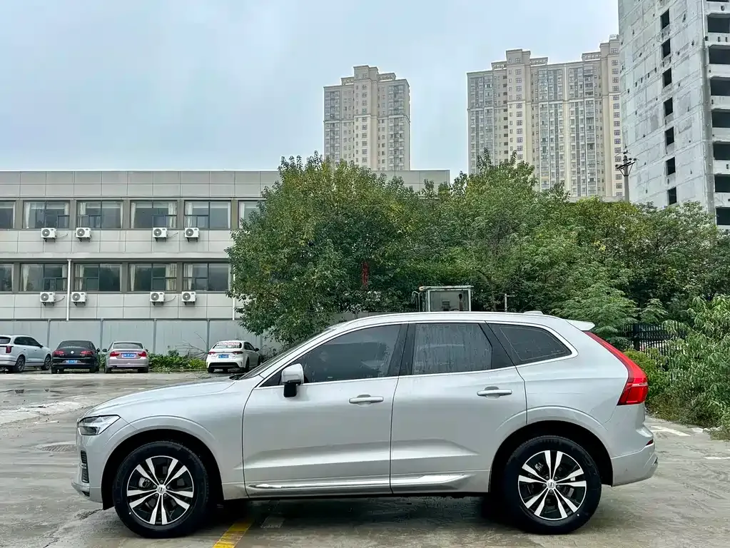 Volvo XC60 — фото 5