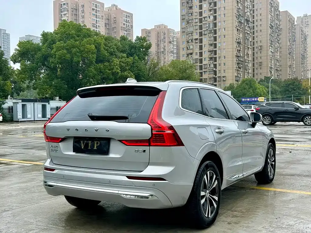 Volvo XC60 — фото 7
