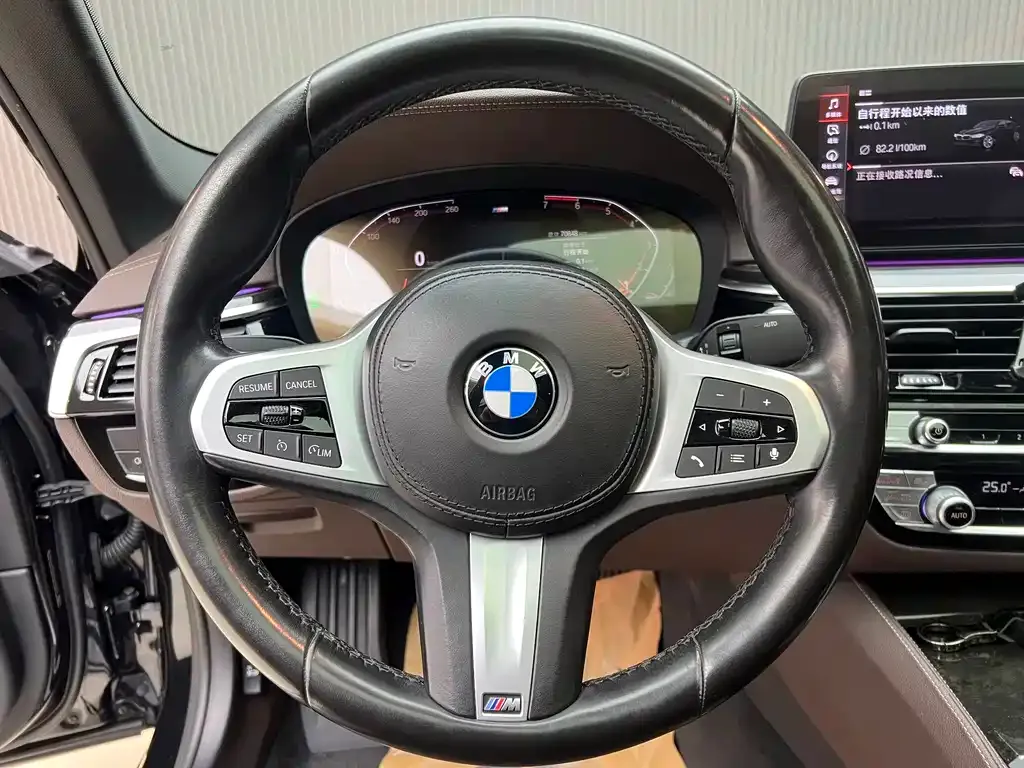 BMW 5 Series — фото 10