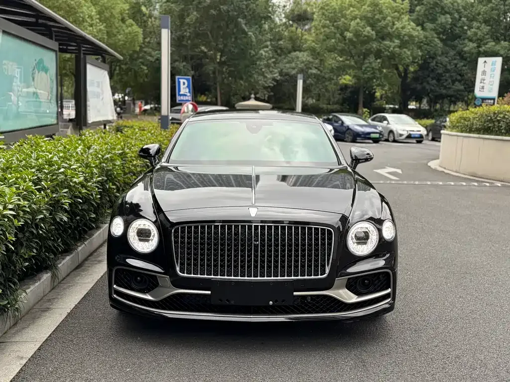 Bentley Flying Spur PHEV — фото 2