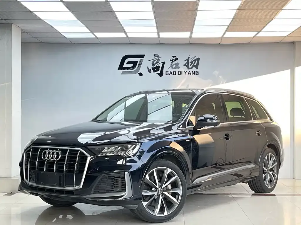 Audi Q7 — фото 1