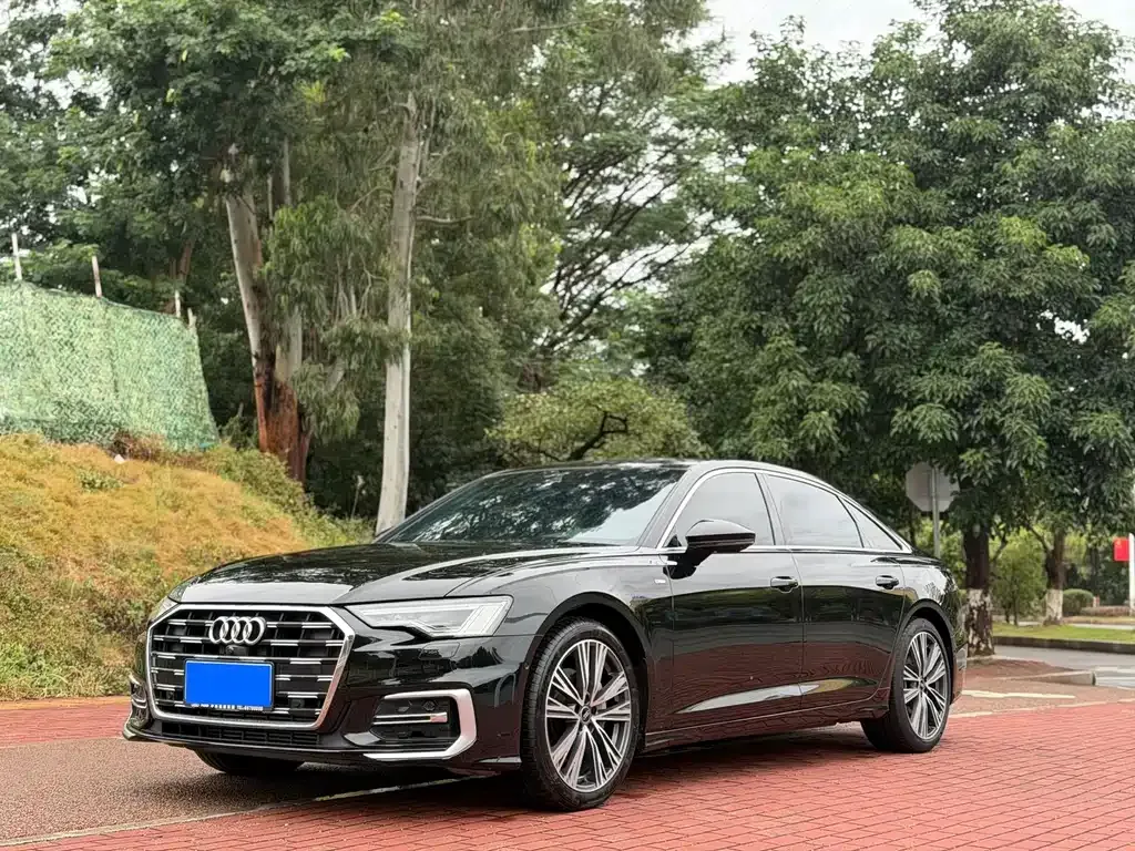 Audi A6L — фото 1