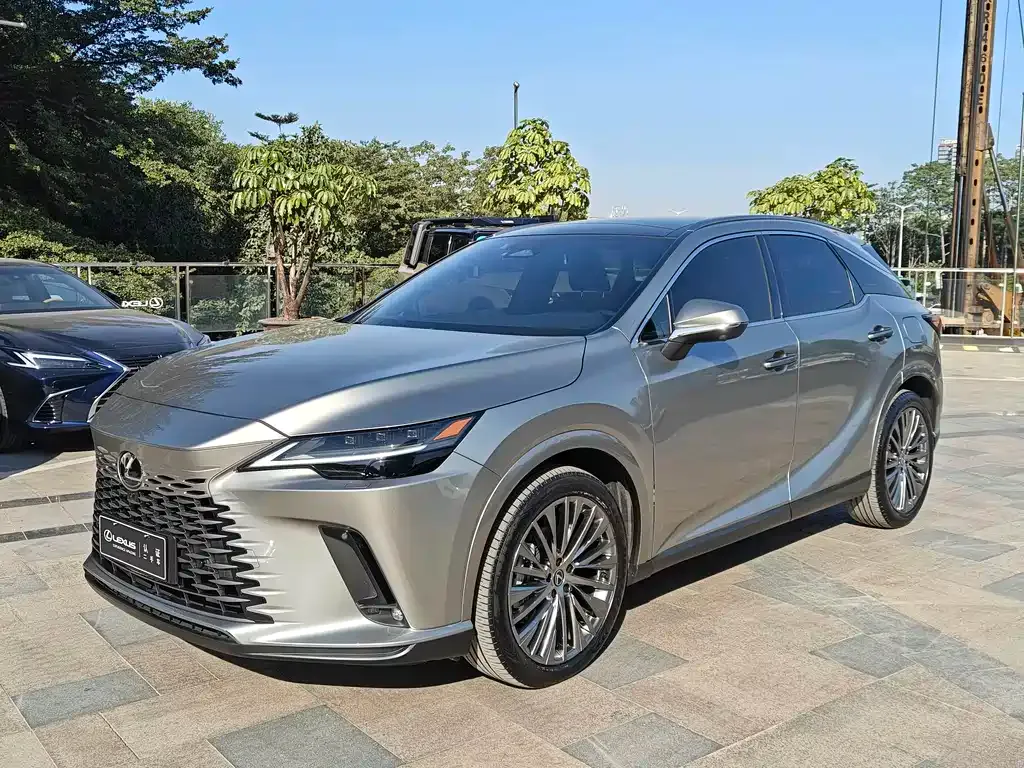 Lexus RX — фото 1