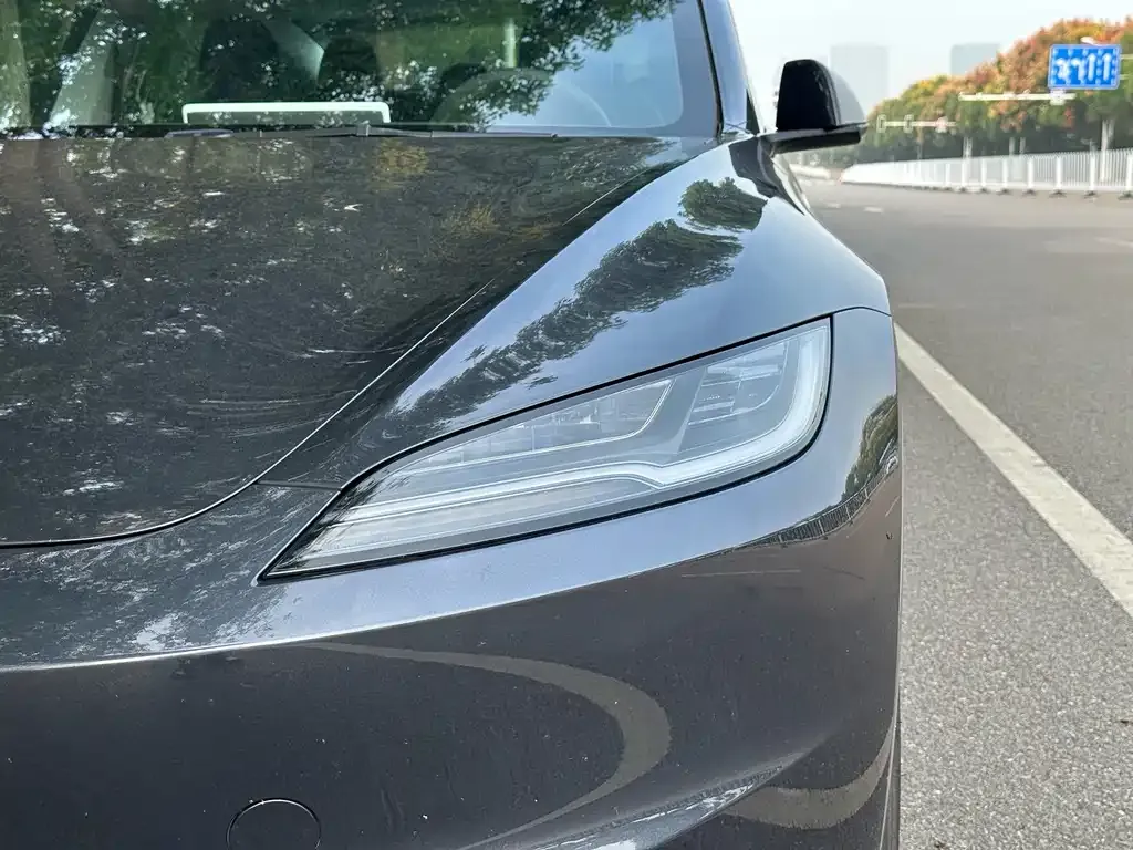 Tesla Model 3 — фото 4