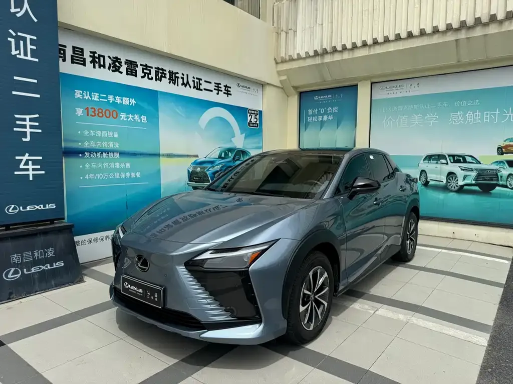 Lexus RZ — фото 1