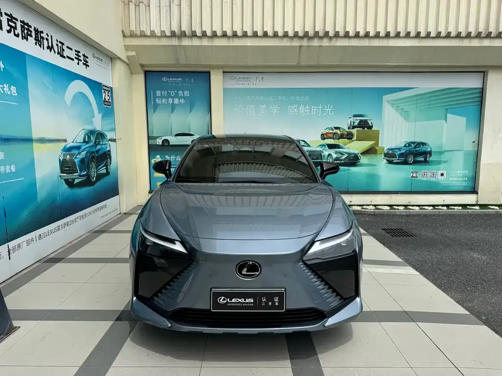 Lexus RZ — фото 2