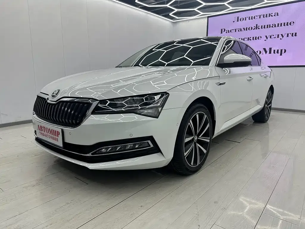 Skoda Superb — фото 1