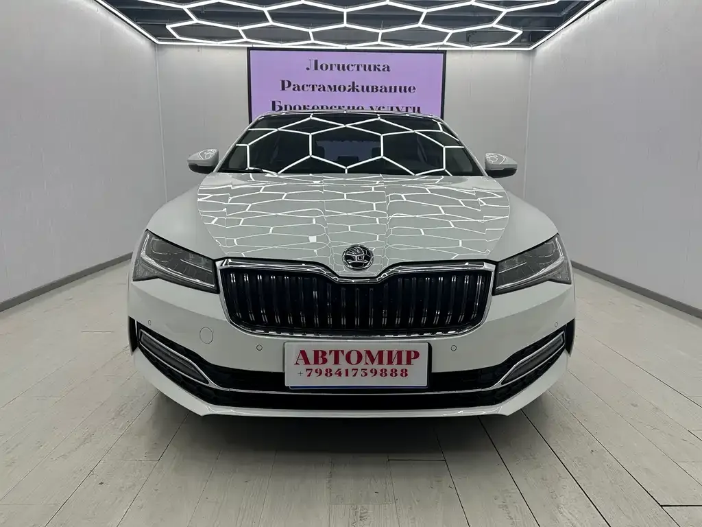 Skoda Superb — фото 2
