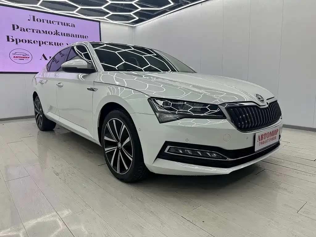 Skoda Superb — фото 3
