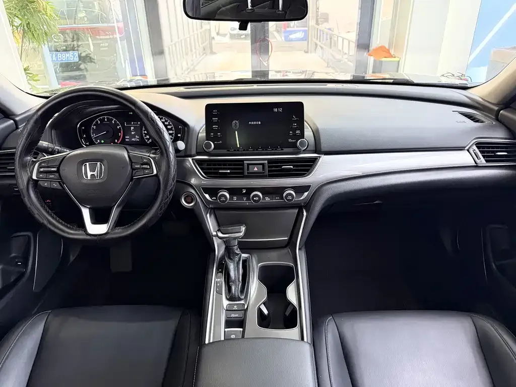Honda Accord — фото 5