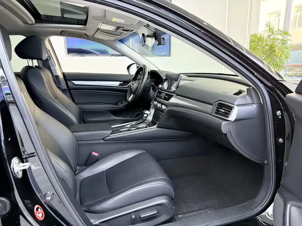 Honda Accord — фото 6