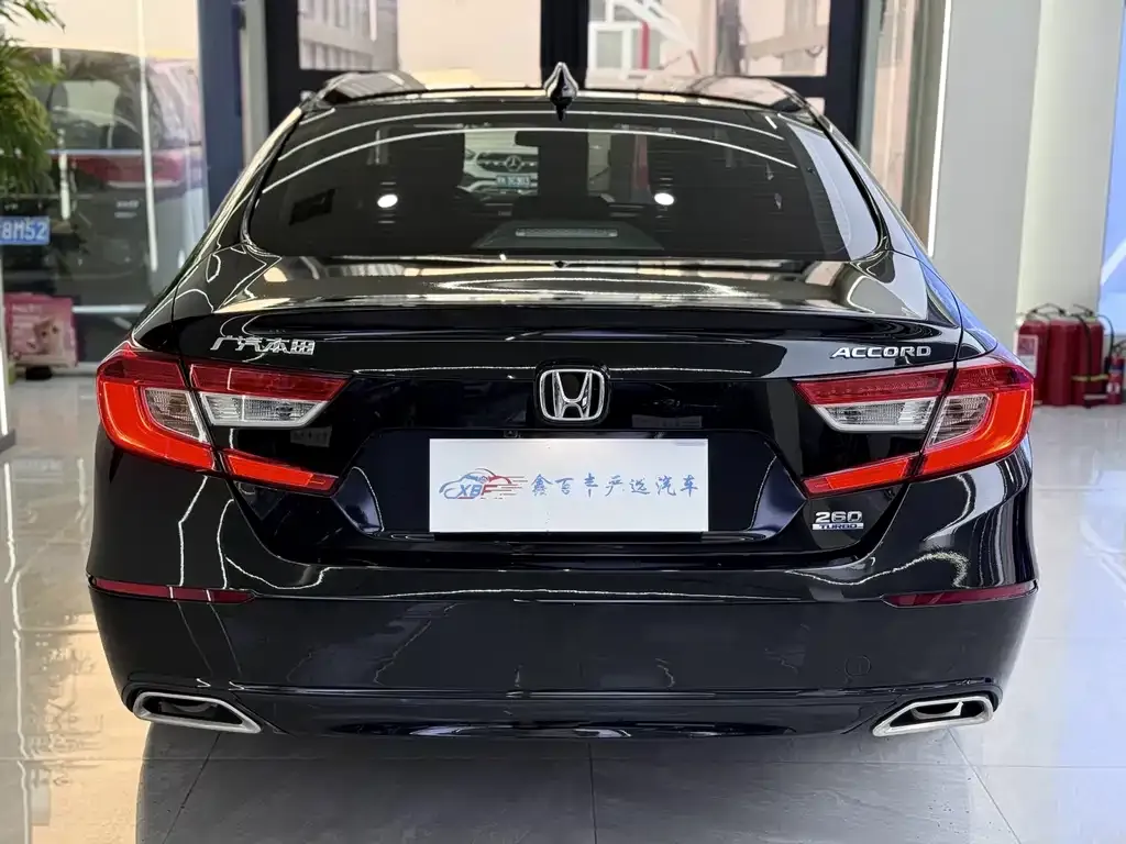 Honda Accord — фото 9