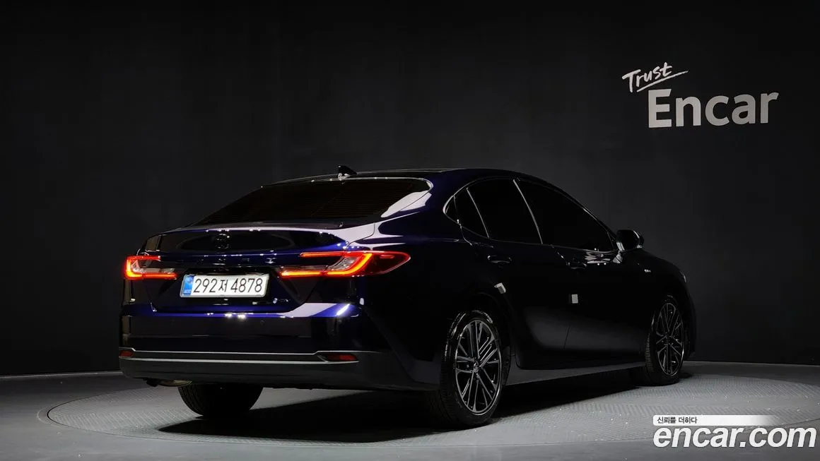 Toyota Camry — фото 2