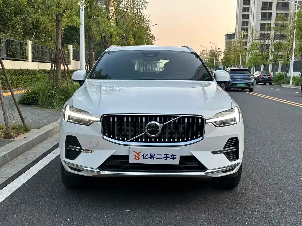 Volvo XC60 — фото 2